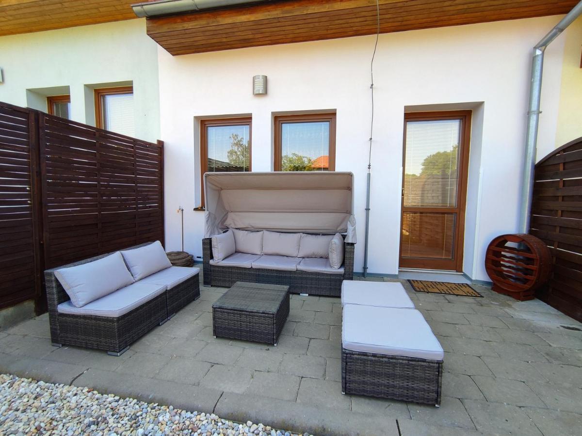 Ubytovani Ema Apartment Valtice Exterior photo