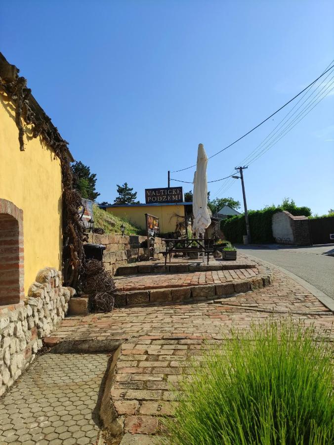 Ubytovani Ema Apartment Valtice Exterior photo