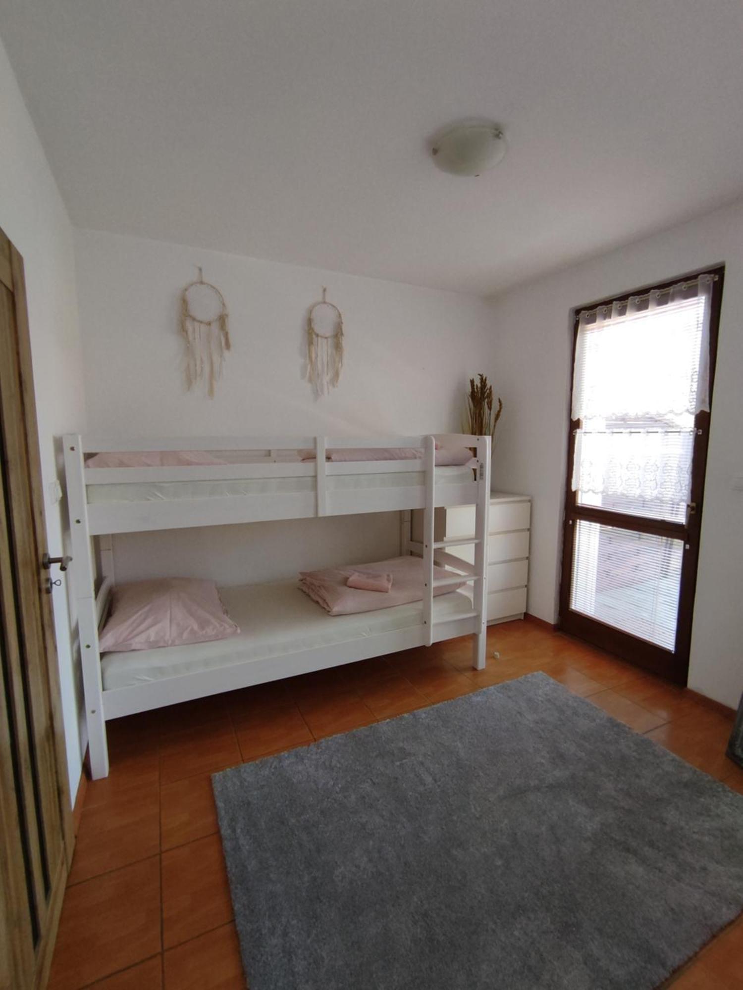 Ubytovani Ema Apartment Valtice Exterior photo